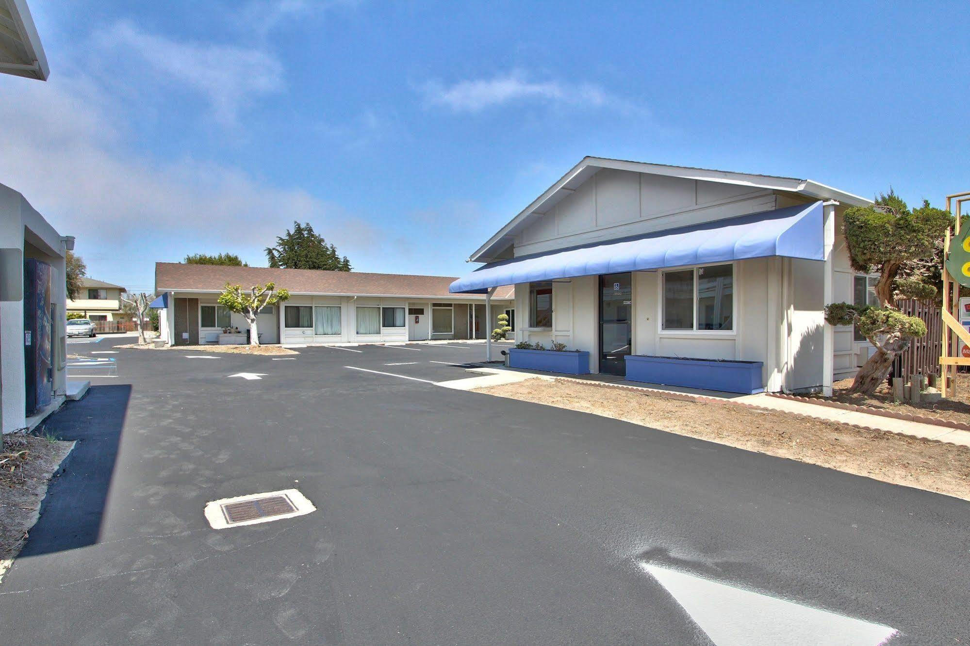 Coastal Valley Inn - Monterey Кастровилл Экстерьер фото